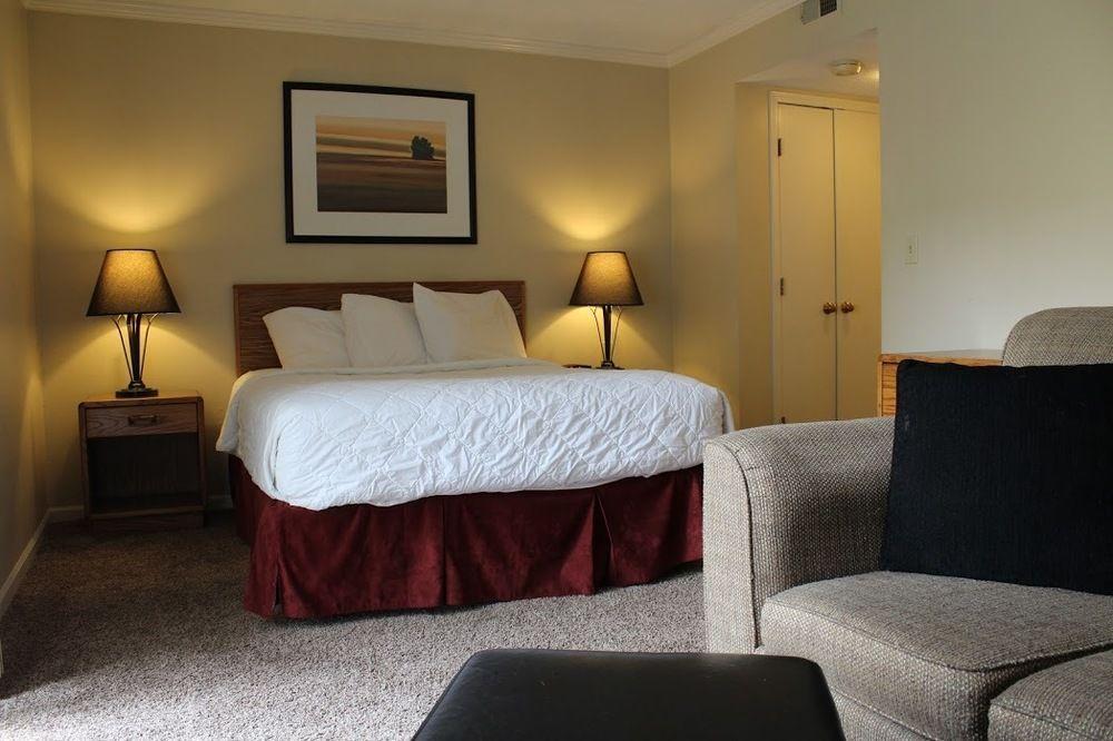 Sterling Hotel And Suites Clive Exteriör bild